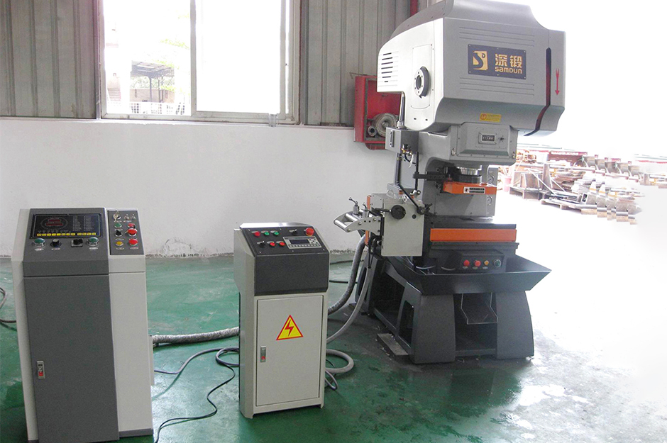 電子行業(yè)送料機(jī)的技術(shù)創(chuàng)新點(diǎn) - 送料機(jī)_沖床送料機(jī)_nc伺服送料機(jī)_三合